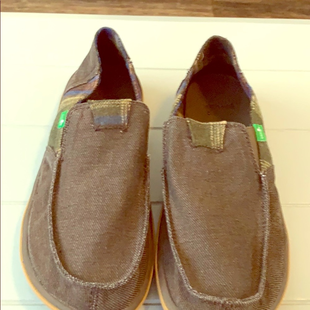 Sanuk Slip on Shoes Size 9